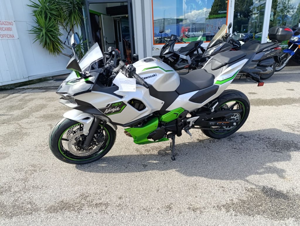 Kawasaki Ninja 7 Hybrid (2024)