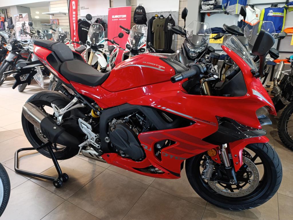 QJ Motor SRK 800 RR (2025 – 26)